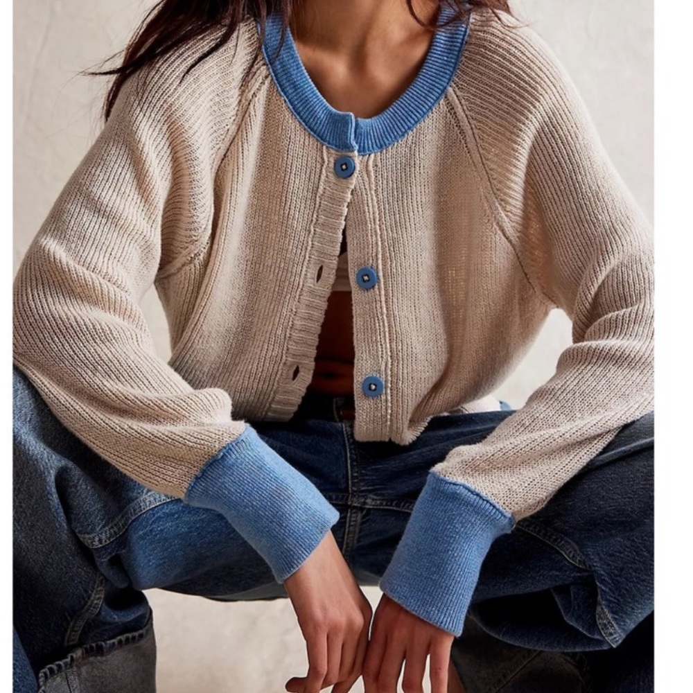 Aaron and Amber Cream and Blue Cardigan Size Medium